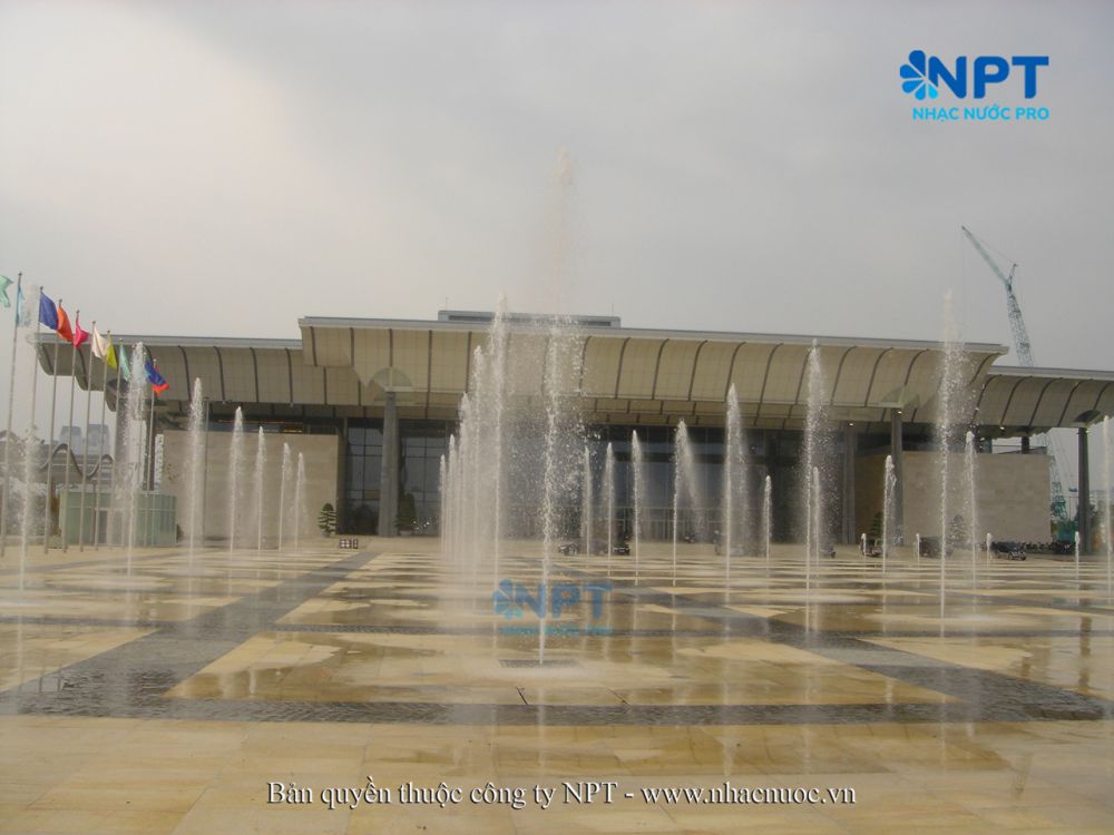 Hệ thống đài phun nước trước sảnh Trung tâm Hội nghị Quốc gia, Hà Nội